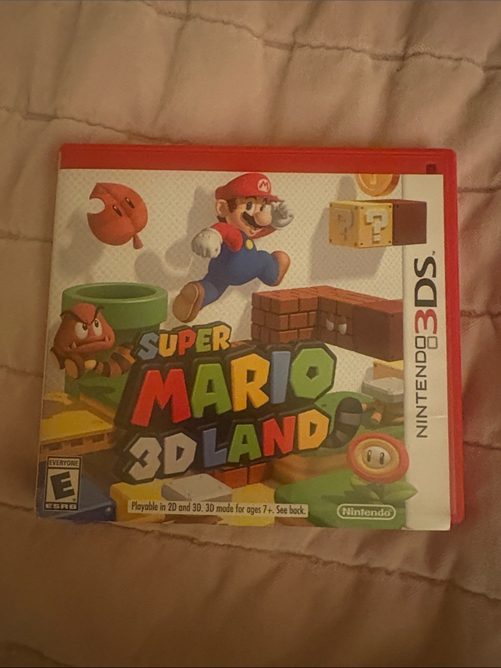 Nintendo Super Mario 3D Land - Red Case with Multicolor Cover